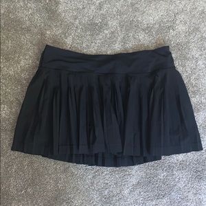 lululemon black pleated skirt
